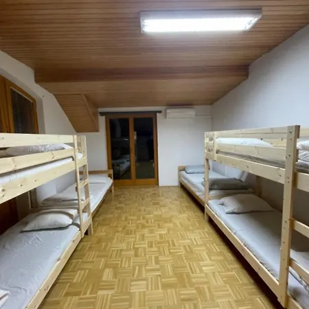 Auberge de jeunesse Staybene *